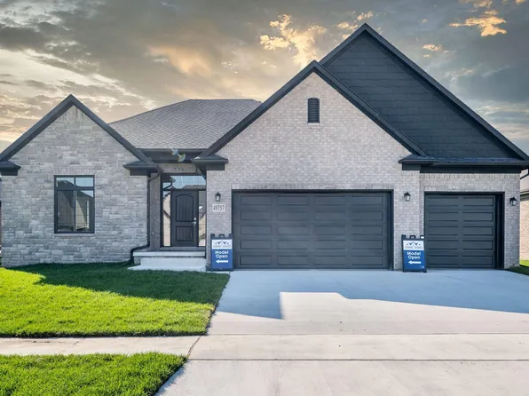 49259 Langford Dr, Macomb, MI 48044