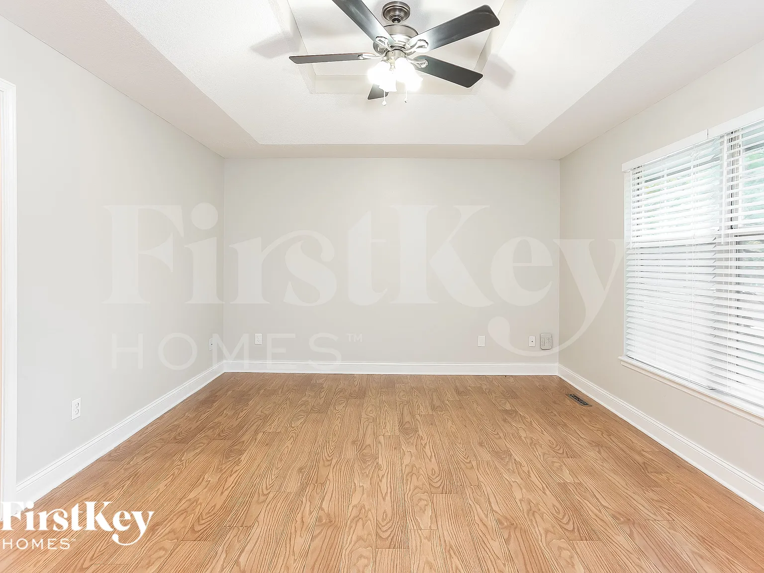 3 bed, 2.0 bath, 1898 sqft, $1,970 — Photo 4