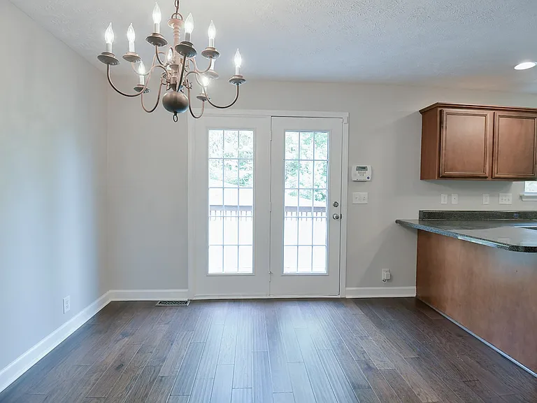 132 Tulip Grove Point — Photo 13