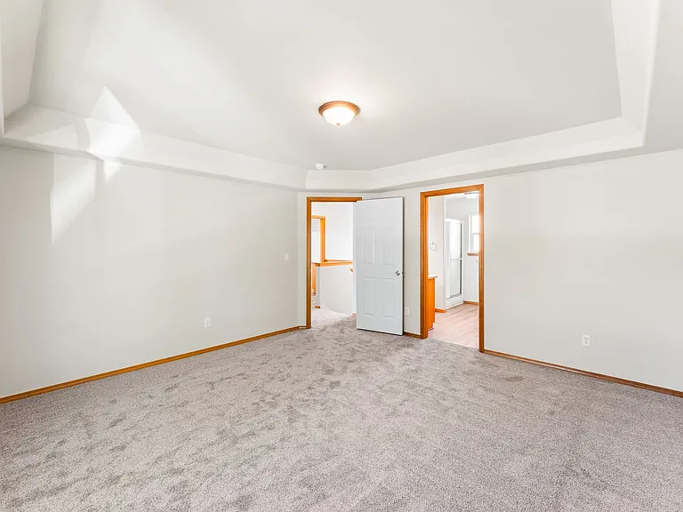 1560 SW Reindeer Ave — Photo 11
