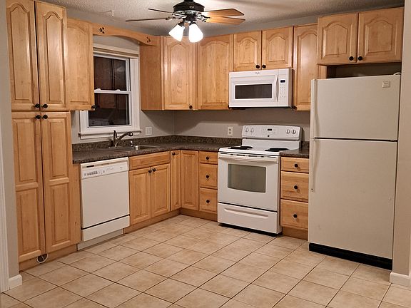 2nd image of 3905 Meetinghouse Vlg #5