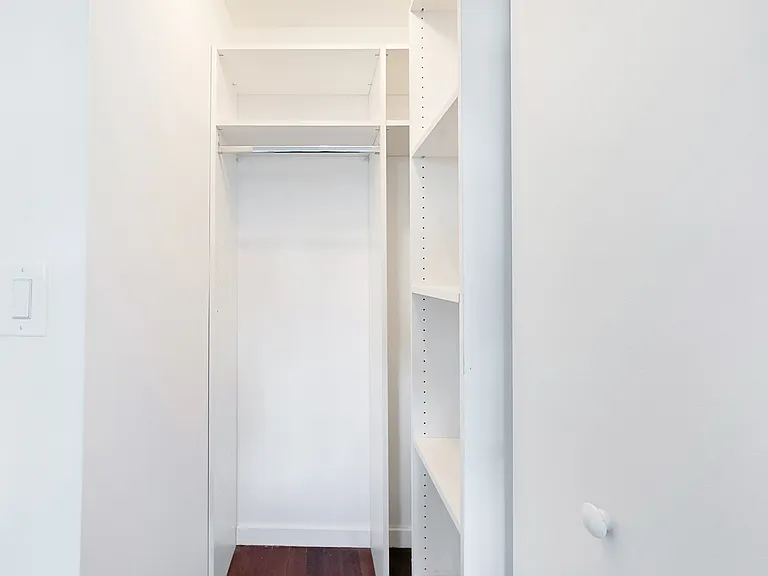 300 S Pointe Dr #405 — Photo 31