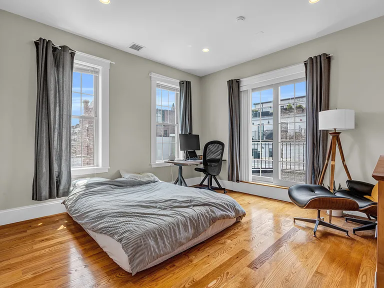 264 Athens St #7 — Photo 12