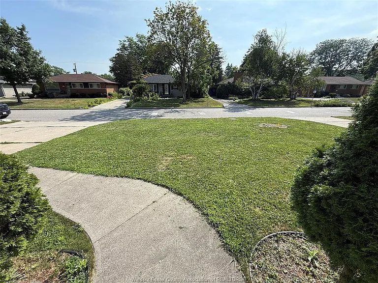 3087 Avondale Ave — Photo 9