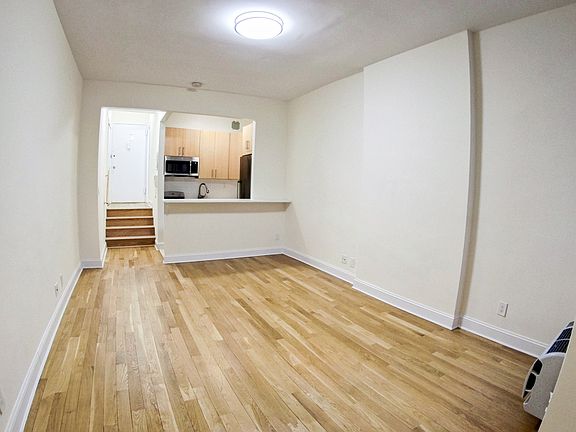 5th image of 171 E 76th St #2C