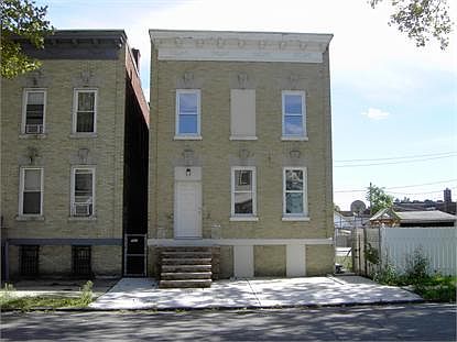 2nd image of 108 Bedford St