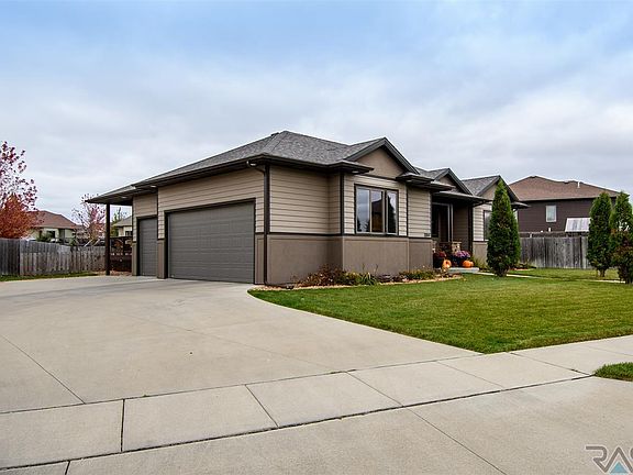 4th image of 1304 W Waterstone Dr
