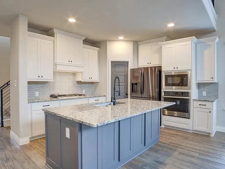 1222 Cadogan Squire — Photo 4