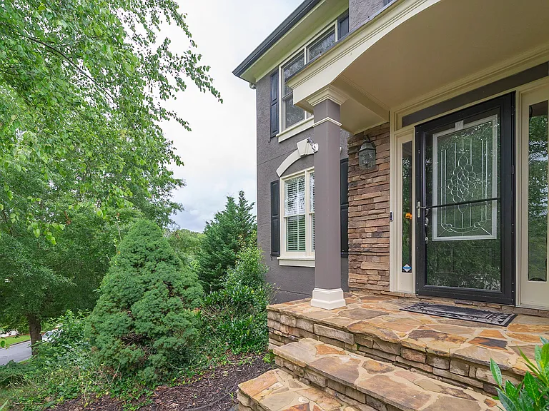 403 Dogwood Way — Photo 3