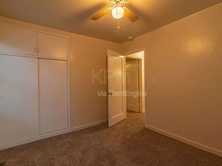 476 E Essex St — Photo 15