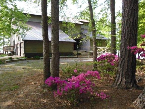 4th image of 177 Persimmon Ln