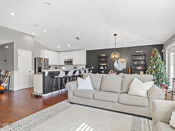 4th image of 7532 WINDANCE Court