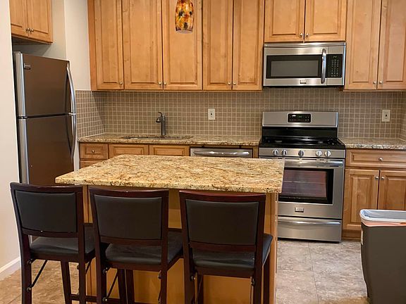 2nd image of 928 59th St APT 2