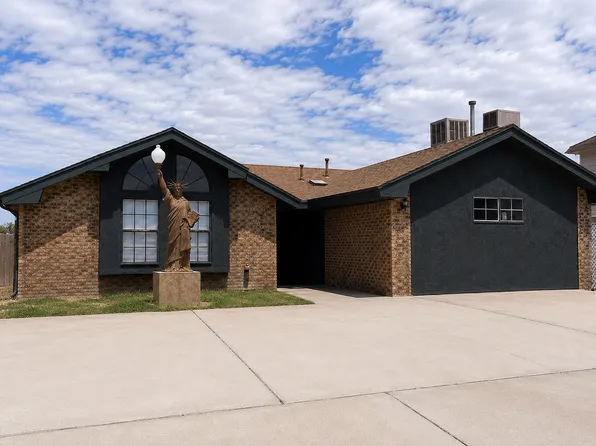 10918 Yogi Berra Cir, El Paso, TX 79935