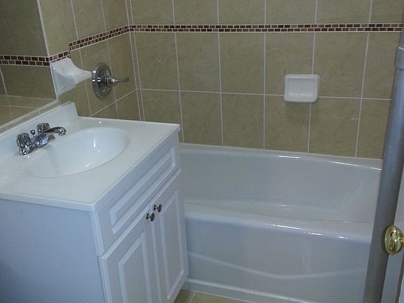 3rd image of 1115 45th Ave APT 2H