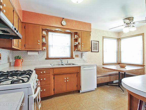 4th image of 6916 W Fargo Ave