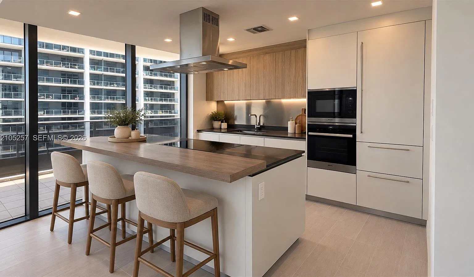 Brickell Flatiron Condo — Photo 3