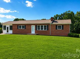 2372 Jamestown Rd, Morganton, NC 28655