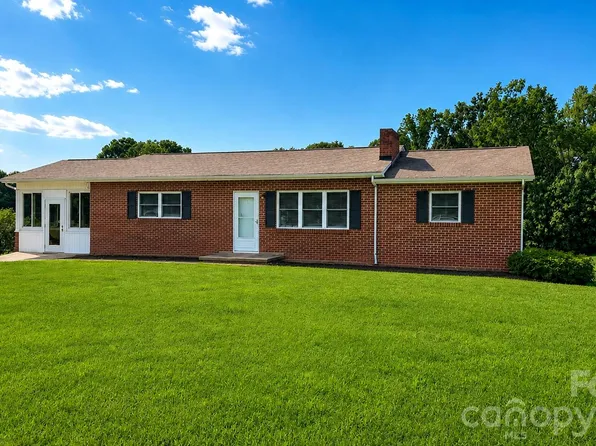 2372 Jamestown Rd, Morganton, NC 28655