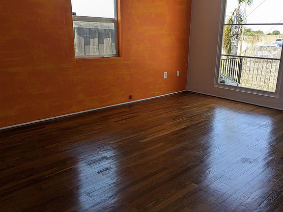 5th image of 3184 Monroe Ave