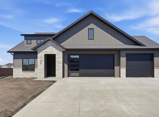 3296 Timber Creek Cir S, Fargo, ND 58104