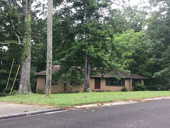 3rd image of 1139 Camelot Cir