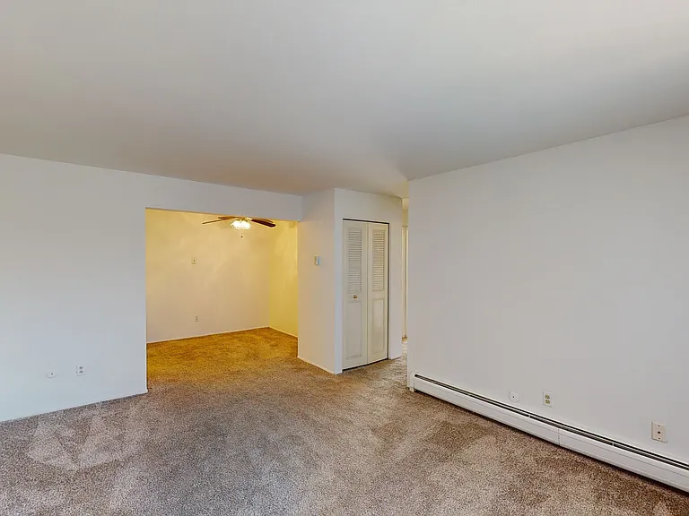 Outer Drive Manor Apartments — Photo 18
