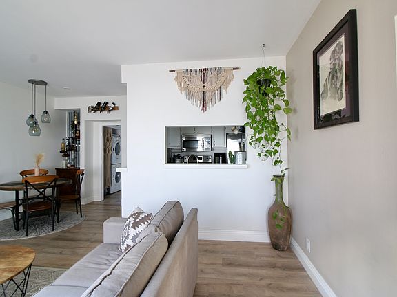 2nd image of 4475 Campus Ave APT 1