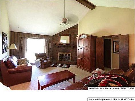 3rd image of 703 Valley Springs Dr