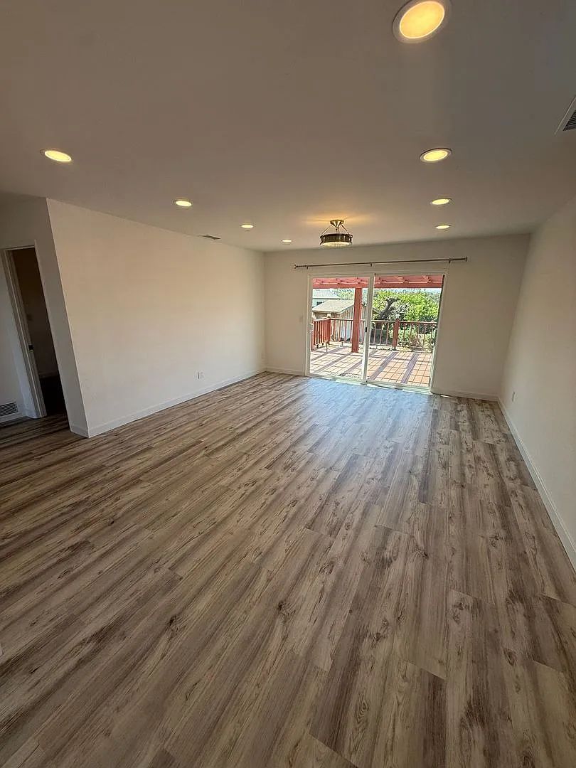 4 Bedroom Home In Central San Diego! — Photo 3