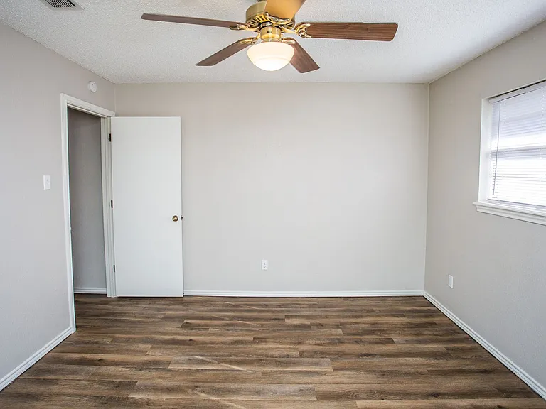 3401 Essex Ave — Photo 20