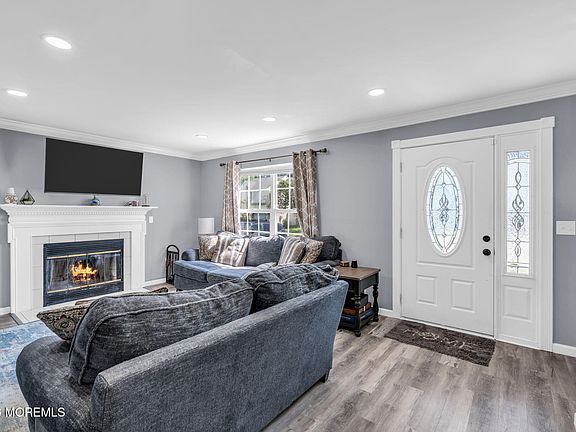 3rd image of 35 Sunnydale Drive