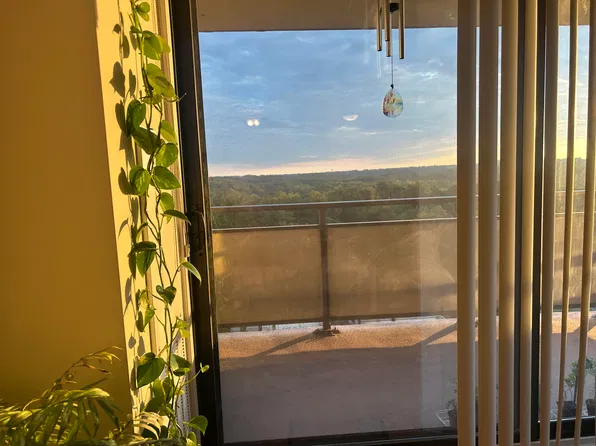 5225 Pooks Hill Rd APT 1117S, Bethesda, MD 20814