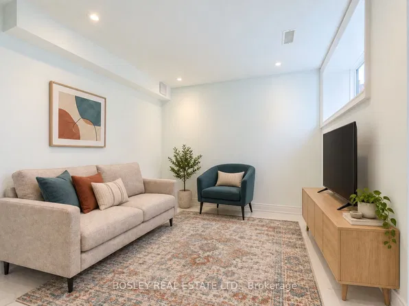 9 Queen Victoria St, Toronto, ON M4J 1E8