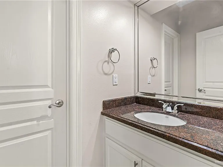 3514 Los Lagos Dr — Photo 19