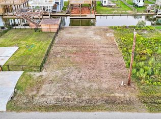 510 County Road 257p Dolphin Dr, Freeport, TX 77541