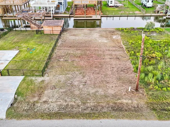 510 County Road 257p Dolphin Dr, Freeport, TX 77541