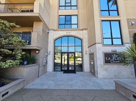 8238 W Manchester Ave, Playa Del Rey, CA