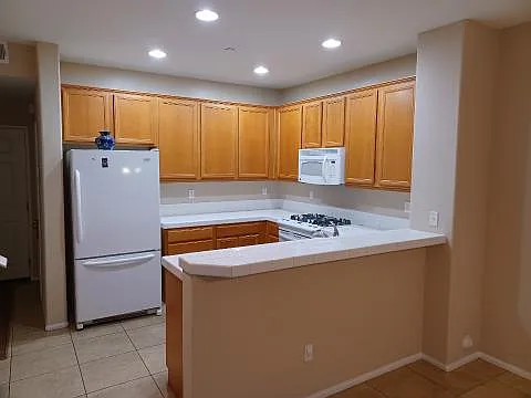 1497 Amsterdam Ct — Photo 3