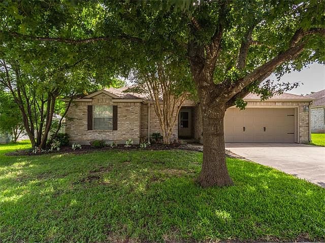 1st image of 1706 Woodland Dr