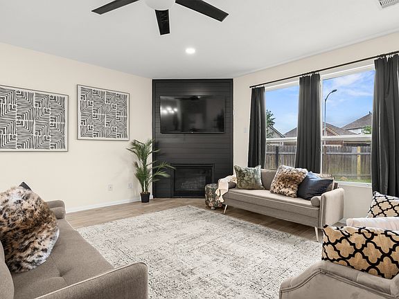 5th image of 19034 Ashford Square St #19034