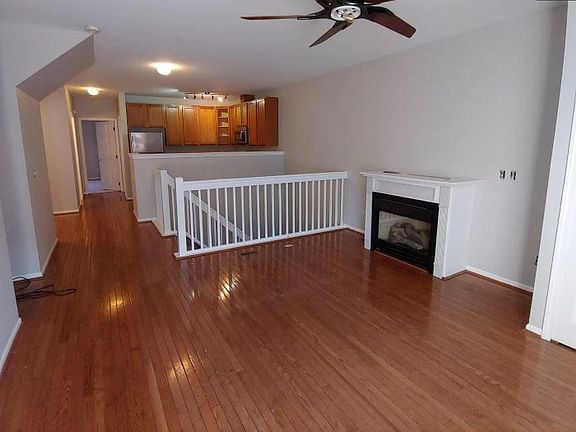 3rd image of 2520 Woodward Ave #21/2
