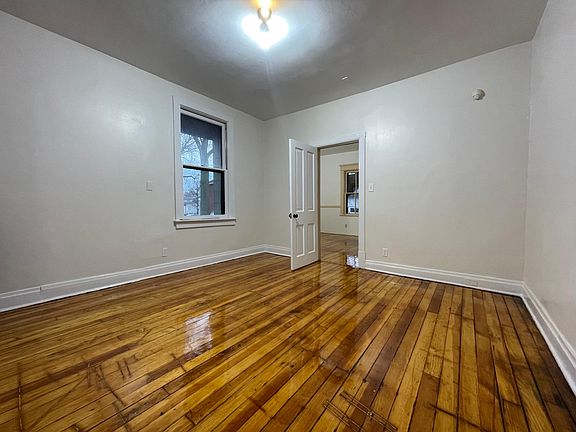 4th image of 511 Franklin St APT E