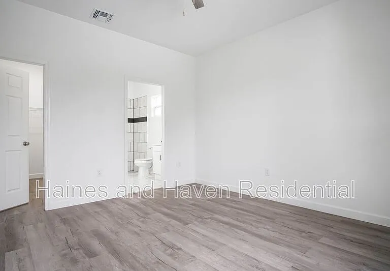 308 Pearl St — Photo 16