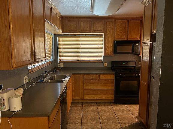 4th image of 1115 Solano Avenue