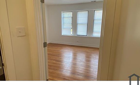 4th image of 7958 S Hermitage Ave #2