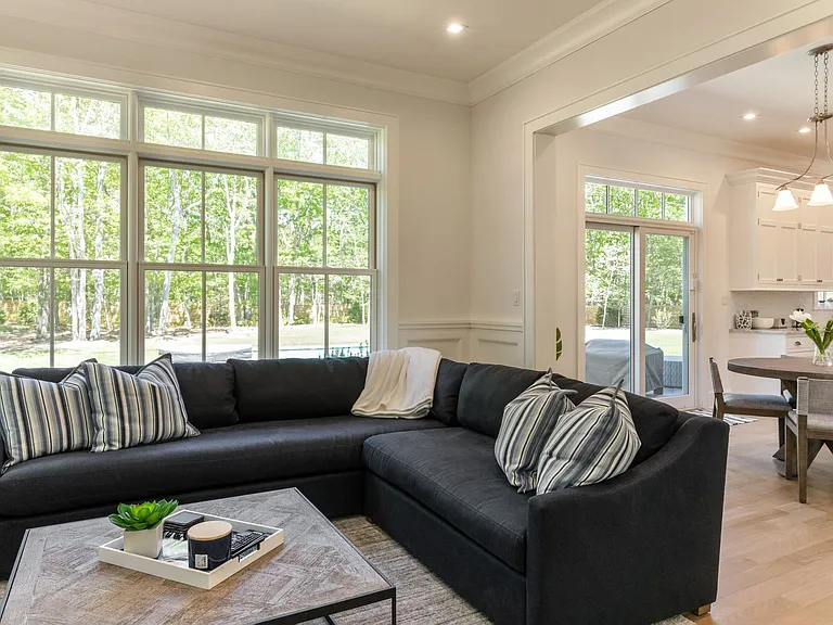 Woodcrest Dr — Photo 15