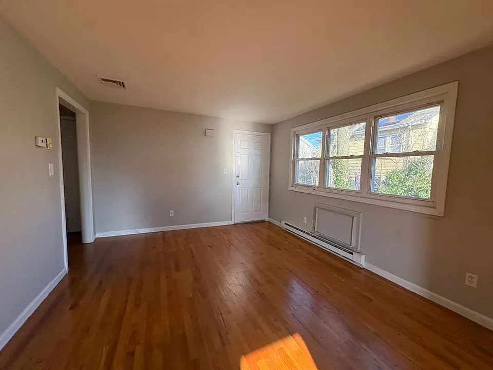 451 Main St #33