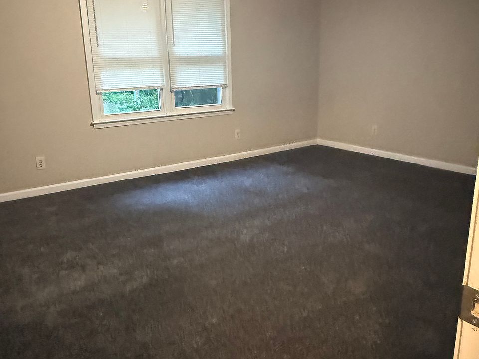 2nd image of 3160 Murell Rd #3160