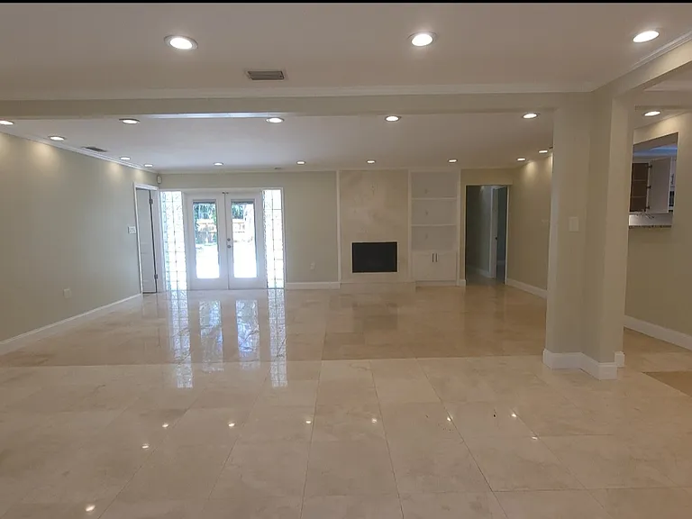 1506 S Trask St — Photo 13